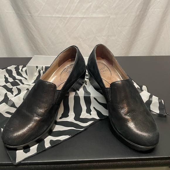 Dansko Shoes - Dansko Jessica Platform loafer, black metallic slip on, size 39